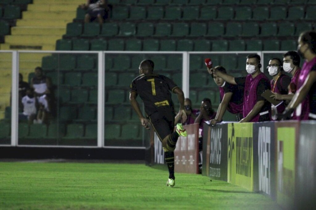 Figueirense domina o Camboriú e consegue primeira vitória no Campeonato Catarinense