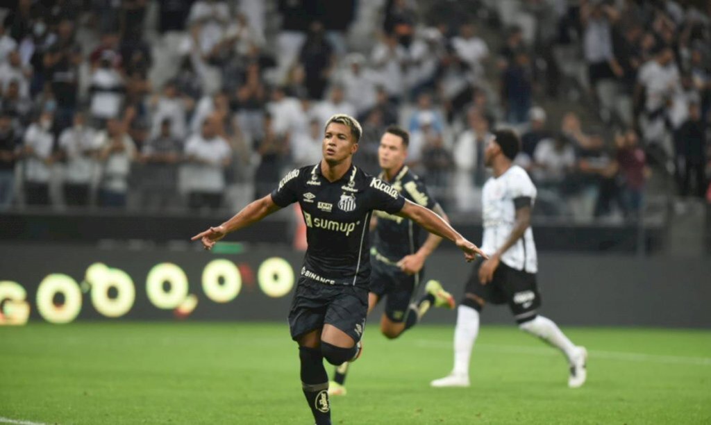 Santos supera o Corinthians no Paulista