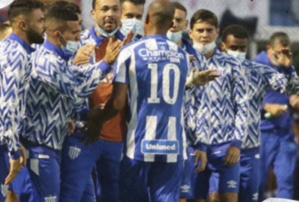 Avaí consegue a primeira vitória no Catarinense