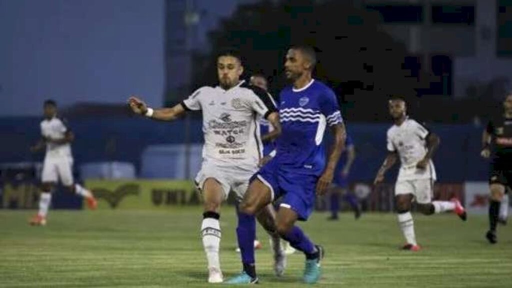 Grassi é herói e garante empate entre Figueirense e Barra pelo Catarinense