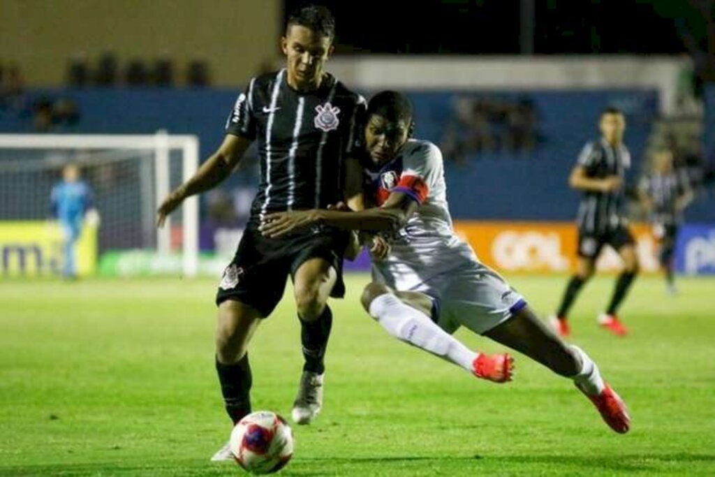 Corinthians sofre virada e é eliminado da Copinha