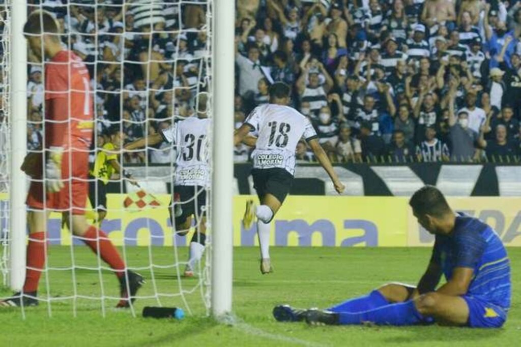 Corinthians vence o São José e mantém 100% na Copinha