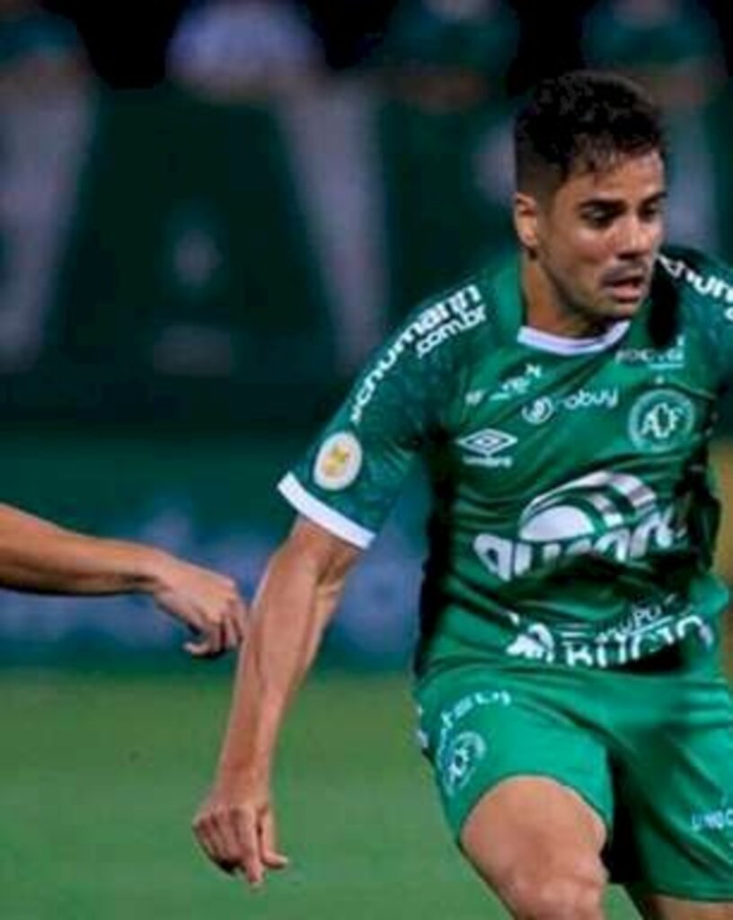 Sport vence a Chape fora de casa com golaço no fim