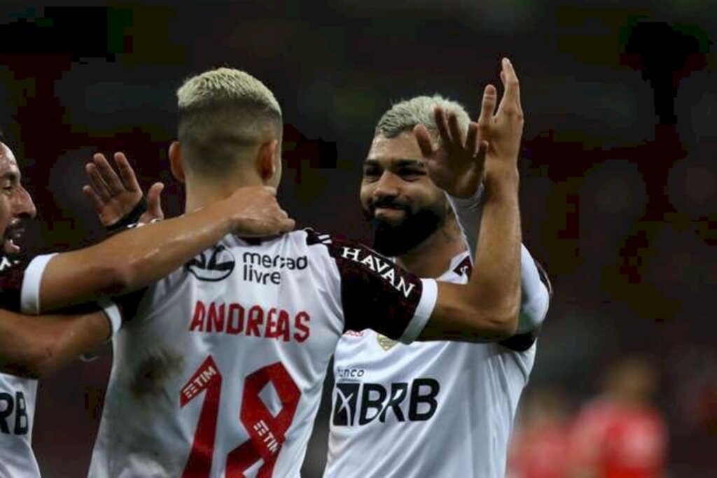 Flamengo derrota Internacional e segue na 'caça' à liderança