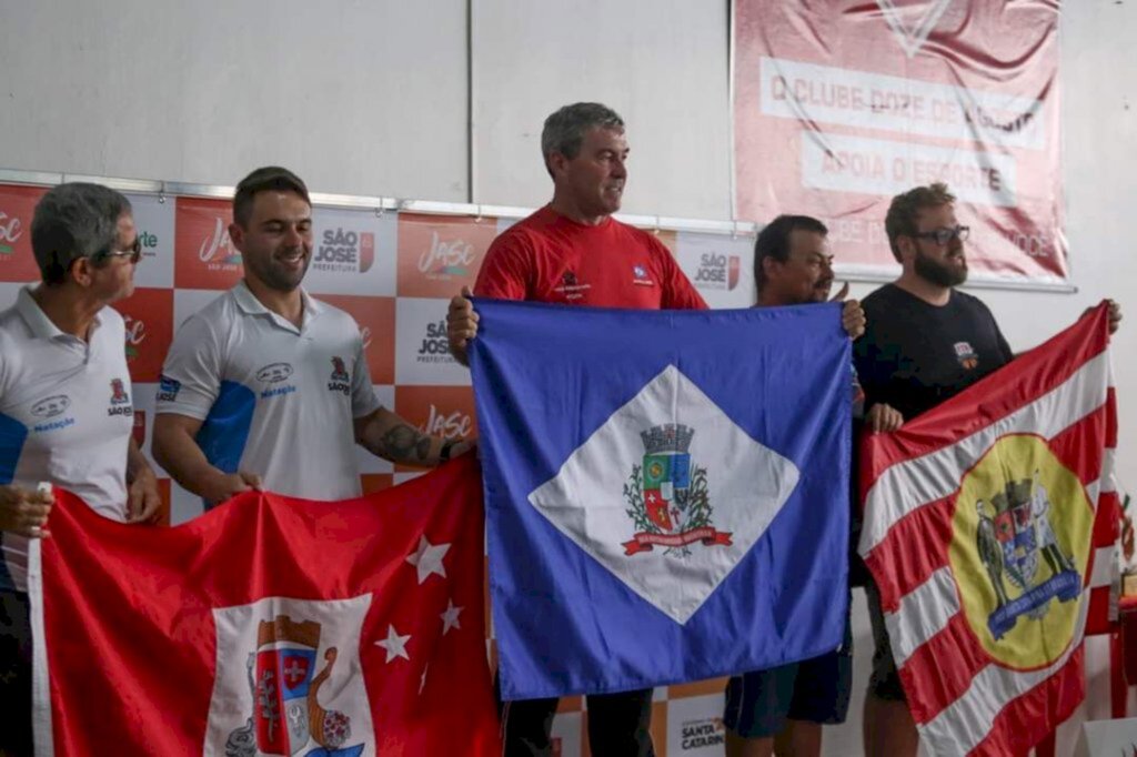 Joinville conquista primeiro lugar na natação feminina, nos JASC