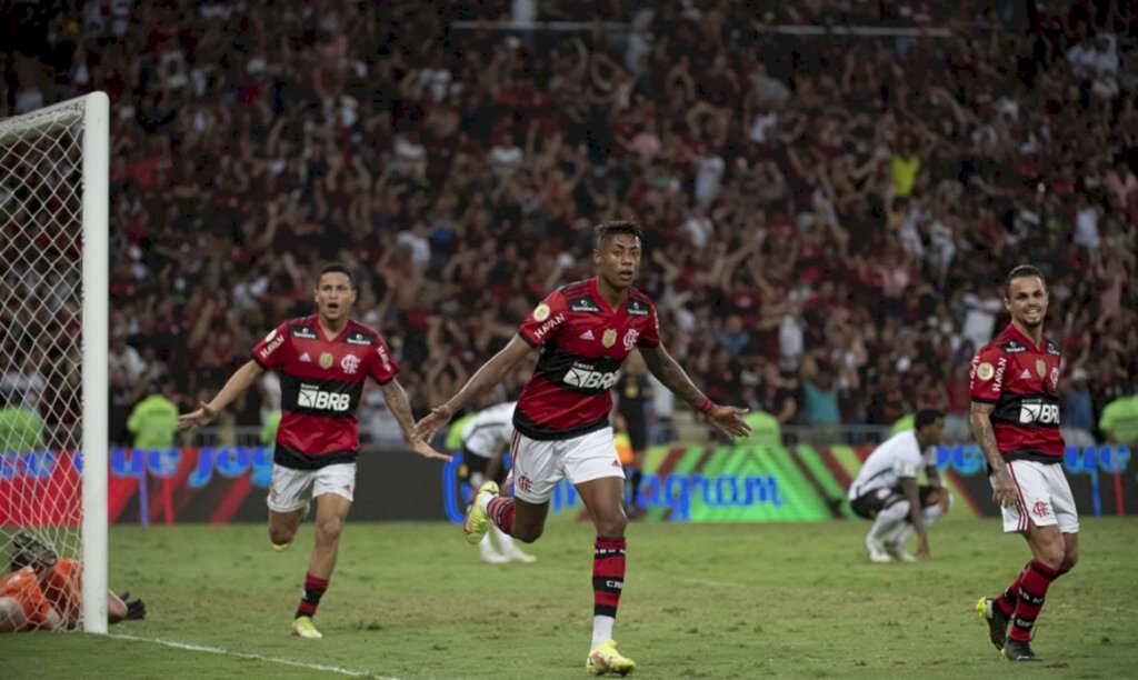 Vitória do Flamengo sobre o Corinthians