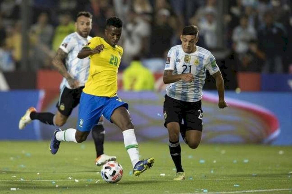 Brasil empata com Argentina em duelo tenso