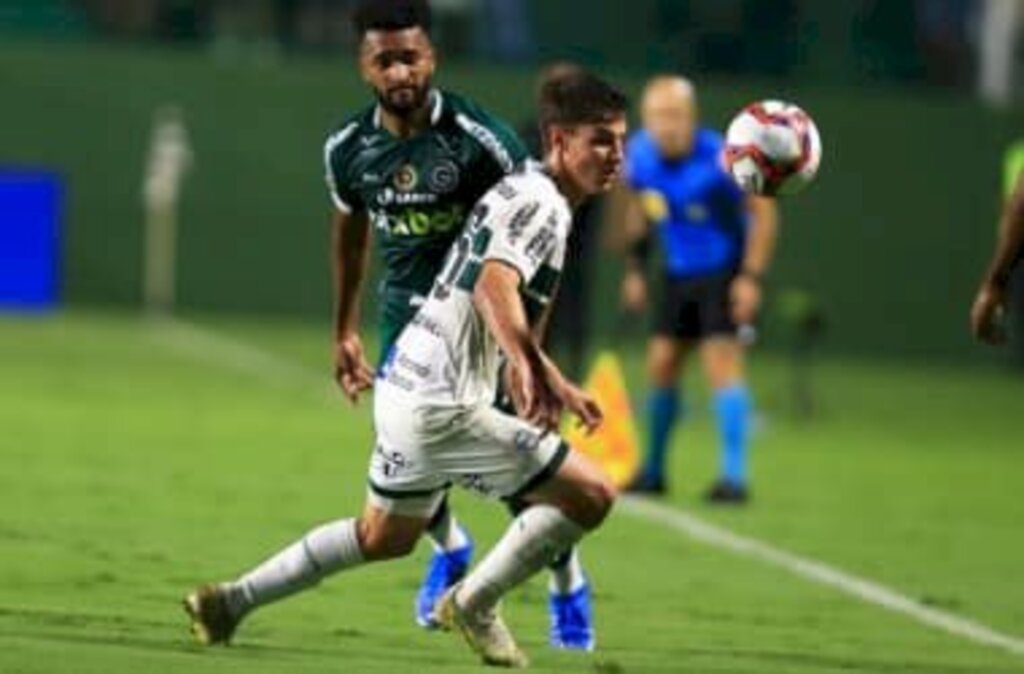 Goiás faz 2 a 1 no Coritiba