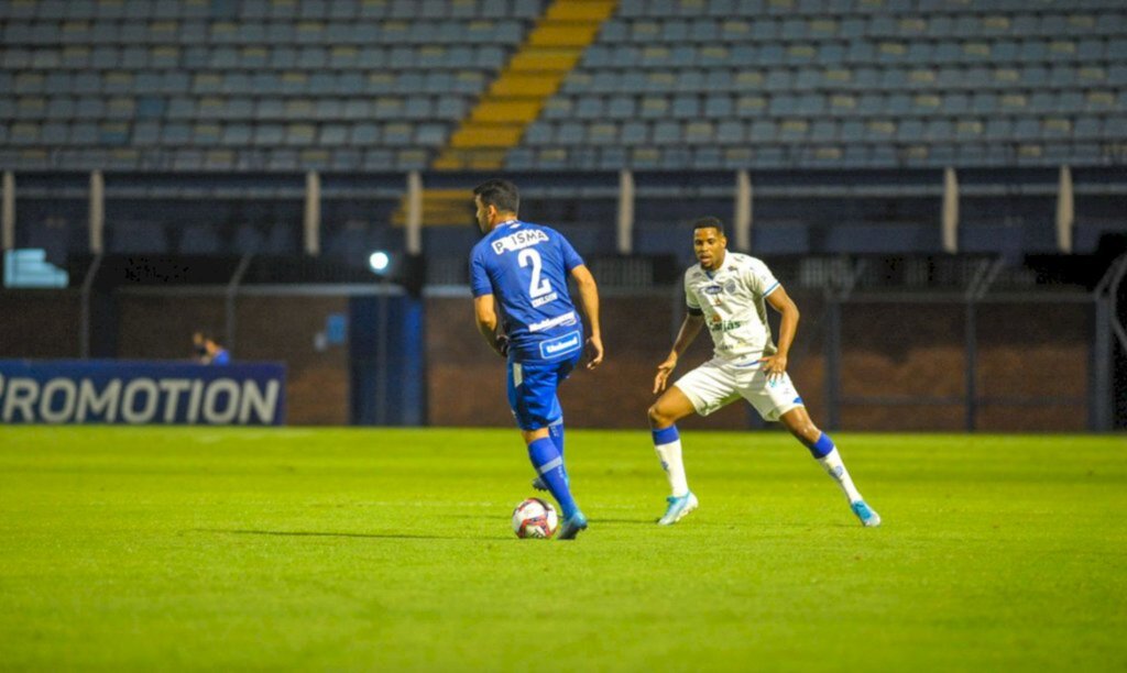 Avaí e CSA empatam na abertura da 35ª rodada da Série B