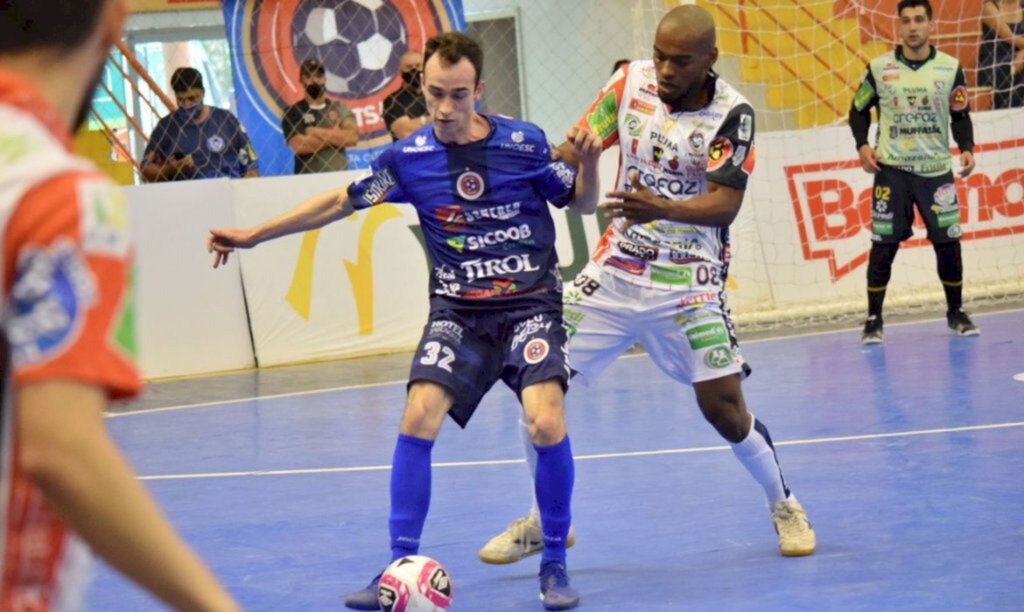 Joaçaba e Cascavel empatam em 2x2 nas quartas da Liga de Futsal