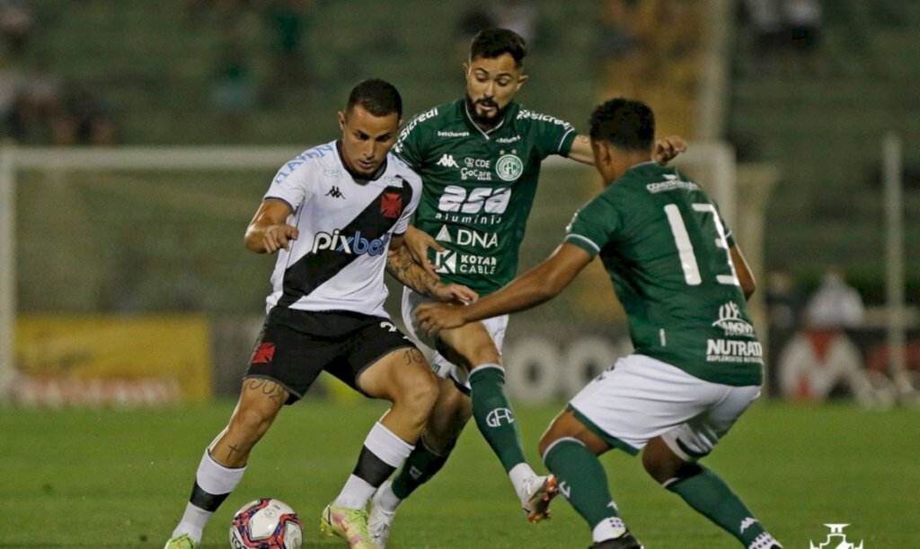 Vasco desperdiça pênalti e perde para o Guarani na Série B