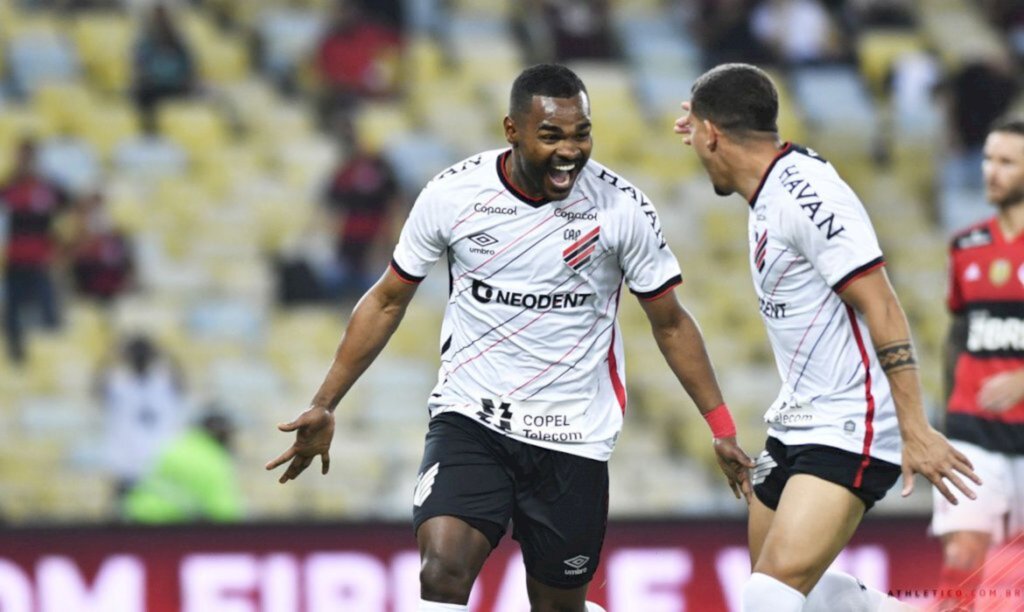 Athletico-PR bate Flamengo no Maracanã e está na final