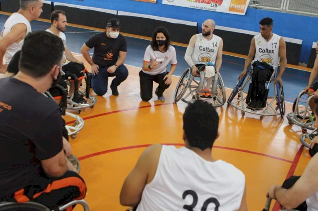 Basquete sobre cadeira de rodas de Joinville perde para time da Capital