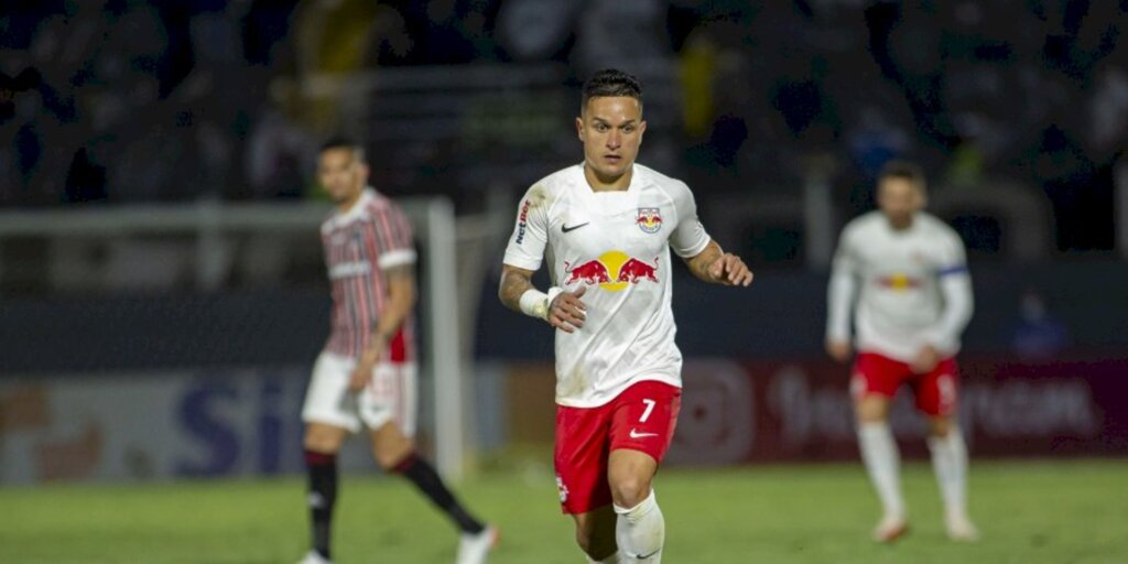 Red Bull Bragantino supera o São Paulo e permanece no G-6 do Brasileirão