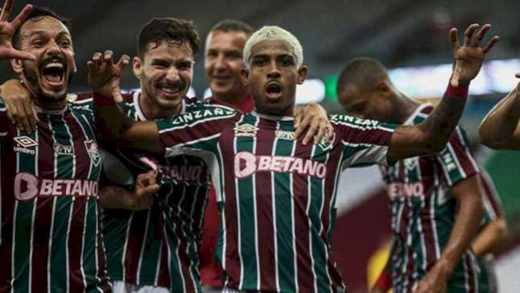 Fluminense vai melhor e vence o Flamengo