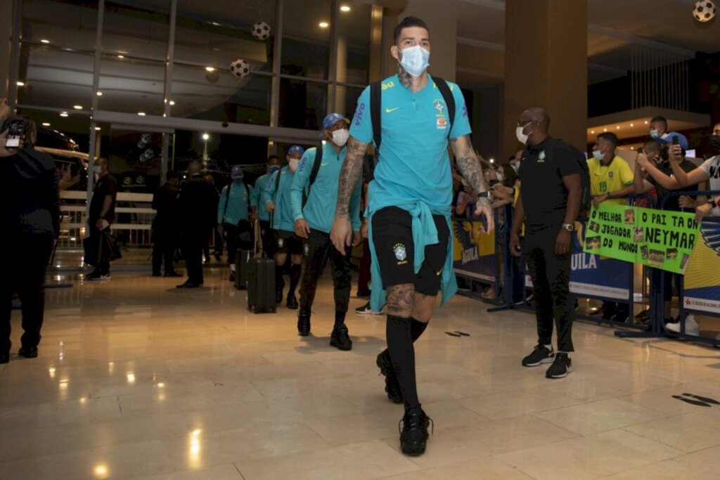 Seleção Brasileira chega a Barranquilla para enfrentar a Colômbia