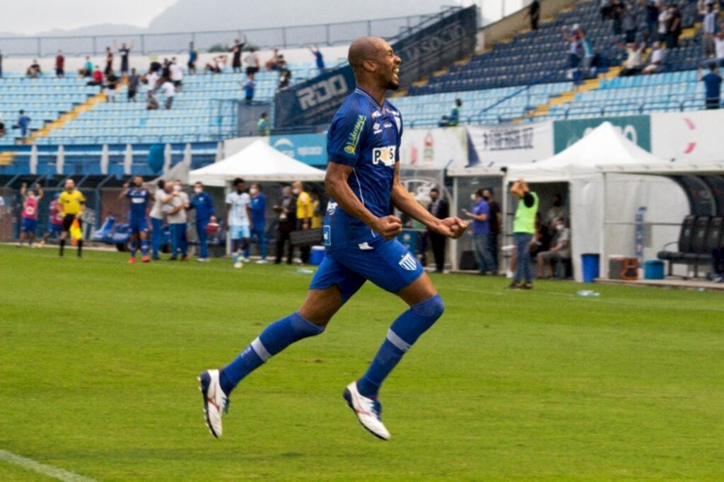 Avaí vence Londrina e entra no G-4 da Série B