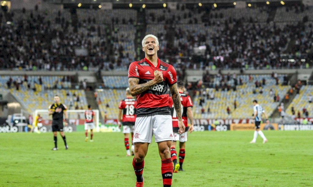 Flamengo derrota Grêmio e avança na Copa do Brasil