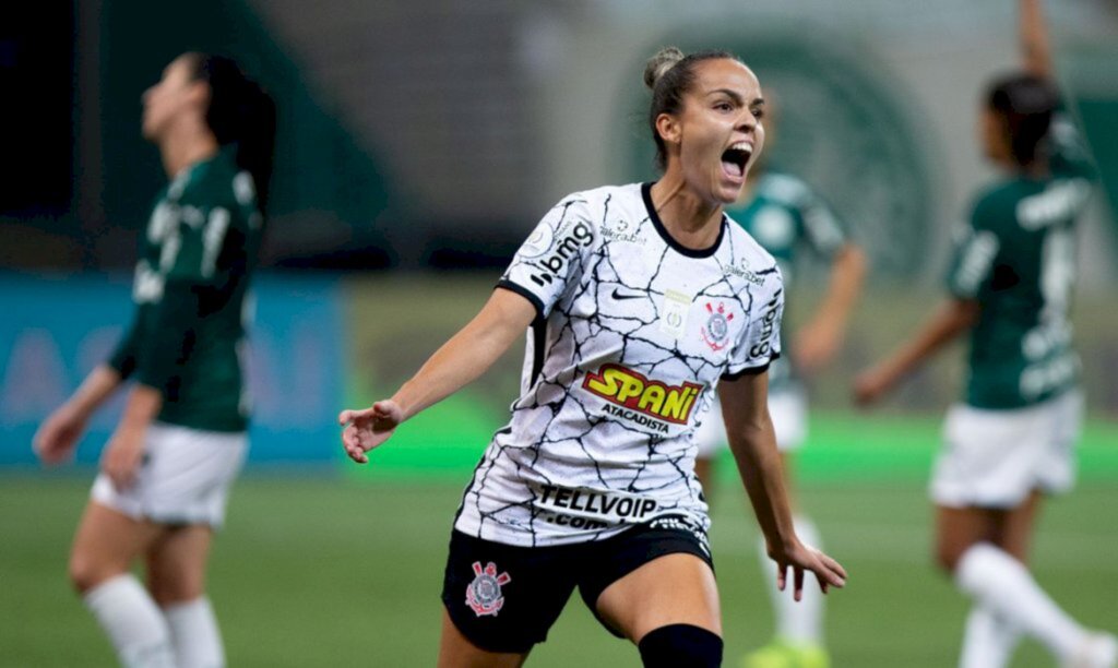 Corinthians sai na frente do Palmeiras na final do Brasileiro Feminino