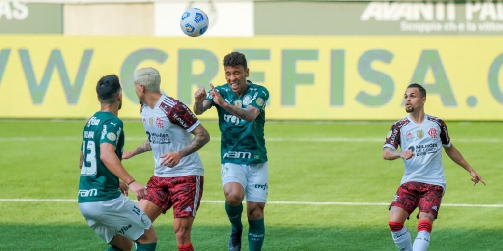 Flamengo vira diante do Palmeiras e vence confronto pelo Brasileirão