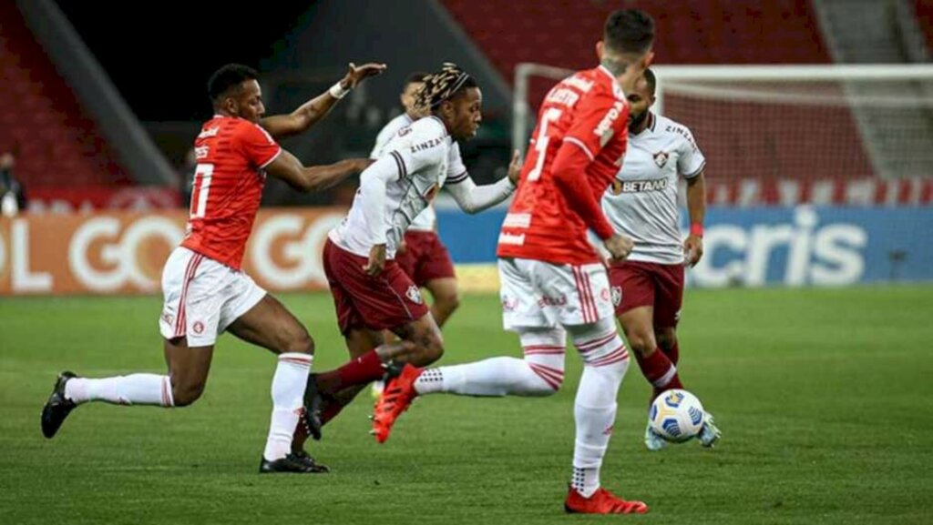 Internacional vence e Fluminense chega a 4 derrotas seguidas