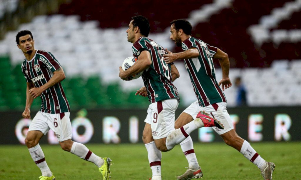 Fluminense arranca empate com Barcelona