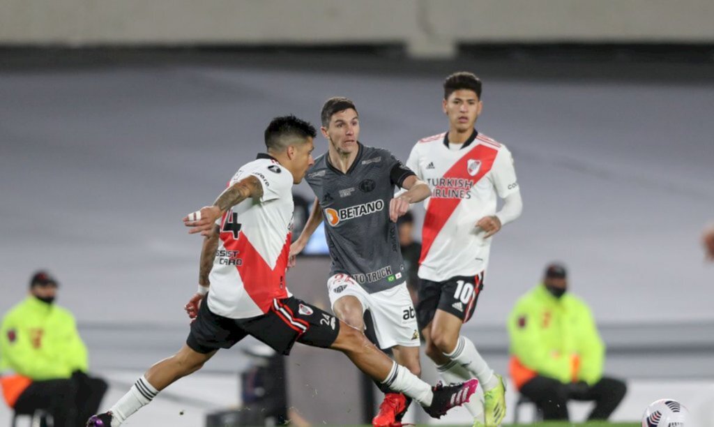 Atlético-MG vence River na Argentina