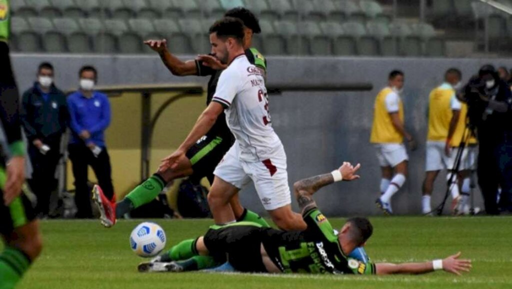 Fluminense passa longe da vitória contra o América