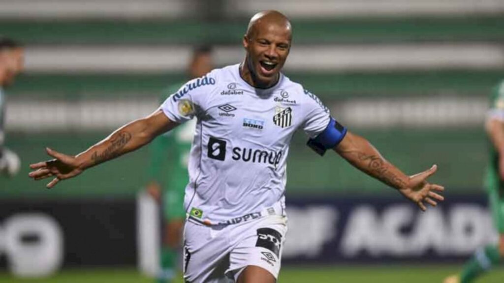 Santos vence a Chapecoense no Brasileirão