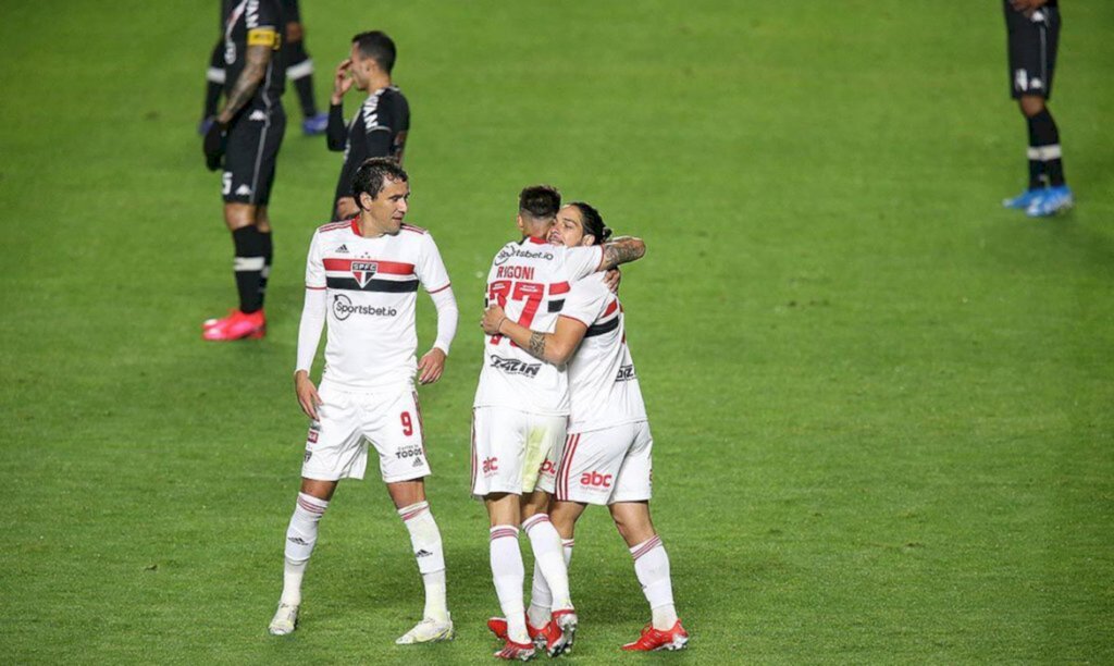 São Paulo vence o Vasco e sai em vantagem na Copa do Brasil