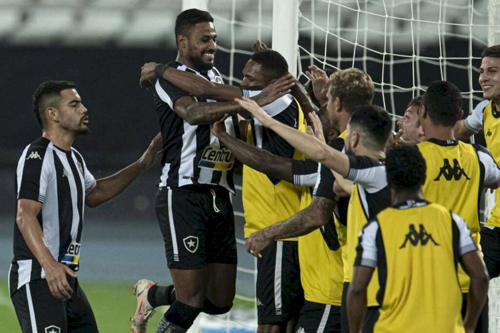 Botafogo bate CSA no Rio e sobe para o 11º lugar na Série B