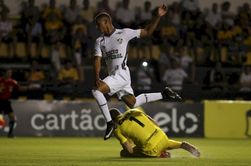 Jogando em casa,Criciúma enfrenta o Fluminense