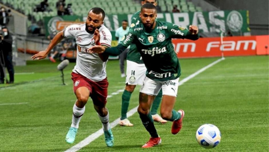 Palmeiras supera o Fluminense e amplia vantagem