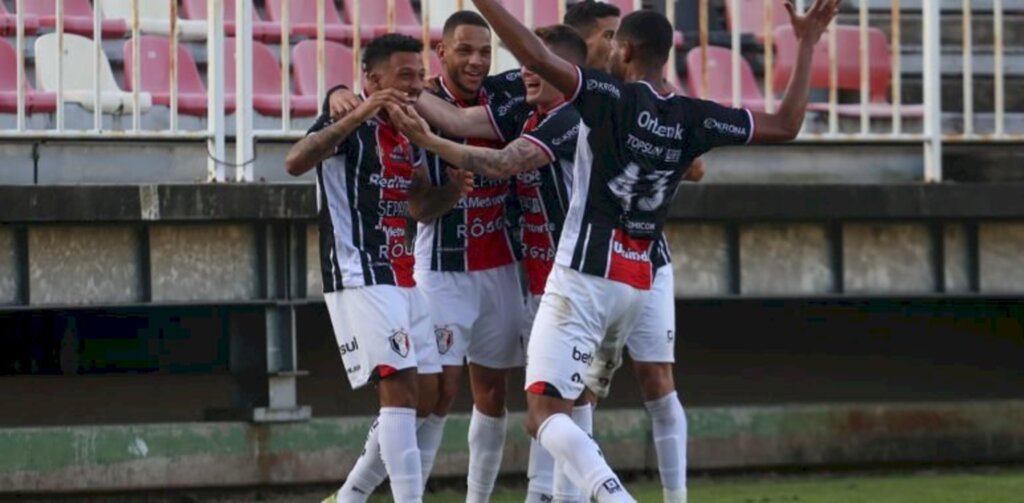 JEC vence o Caxias e segue invicto no Brasileiro