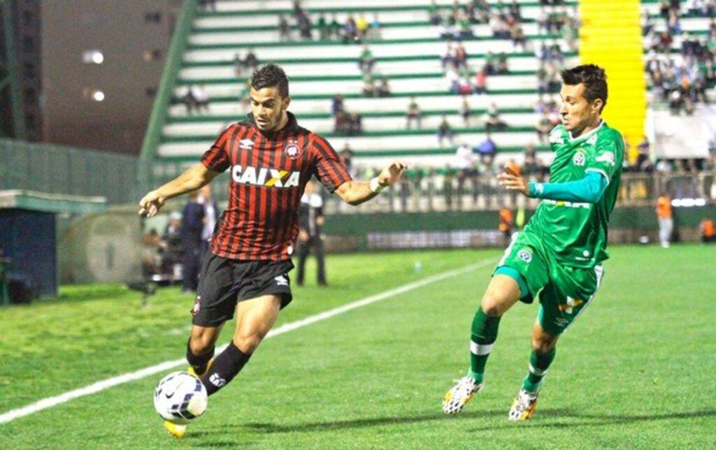 Chapecoense enfrenta Atlético Paranaense na Arena da Baixada