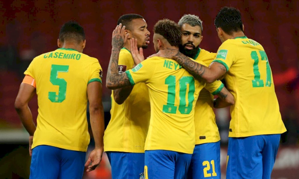 Brasil vence marcação do Equador e dispara na ponta das Eliminatórias