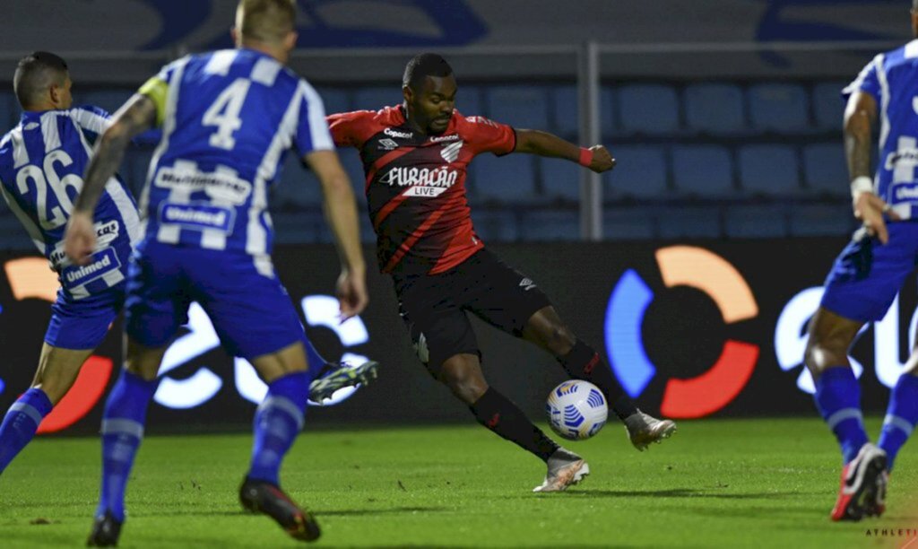 Copa do Brasil: Avaí e Athletico-PR empatam em jogo de ida