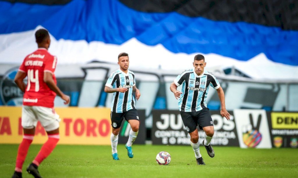 Grêmio empata com o Inter e conquista tetracampeonato do Gauchão