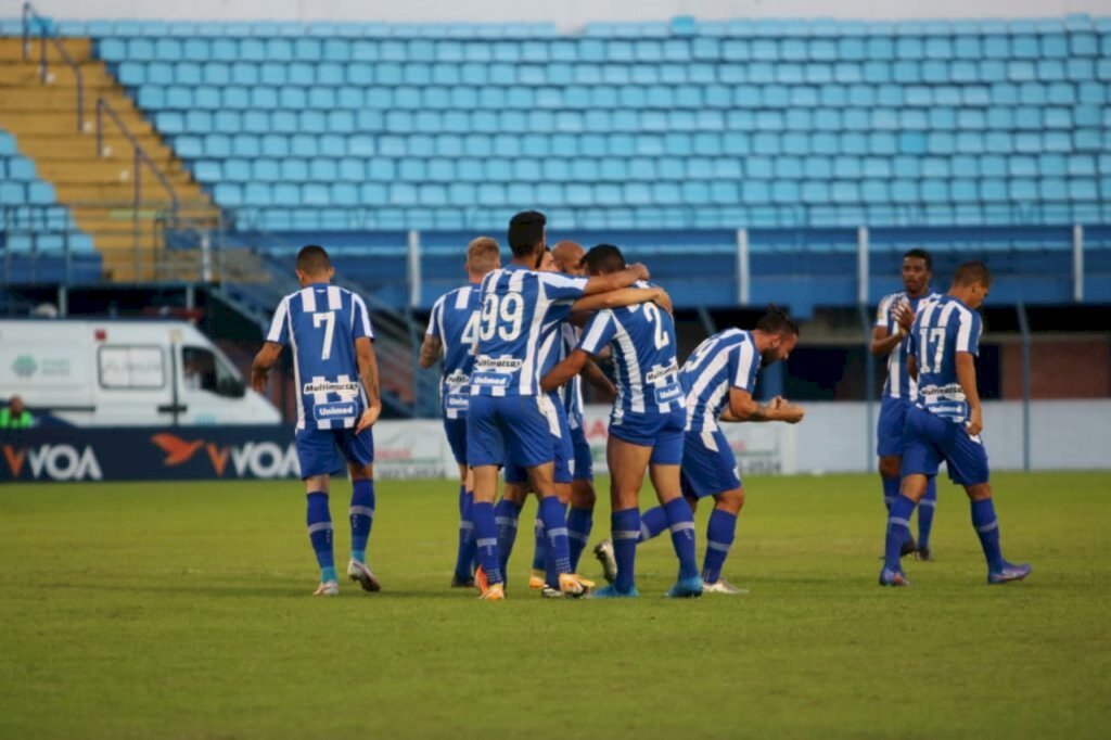 Frederico Tadeu / Avaí F.C. - Vitória por 2 a 1 na Ressacada, garante ao Avaí vantagem de jogar por empate em Chapecó