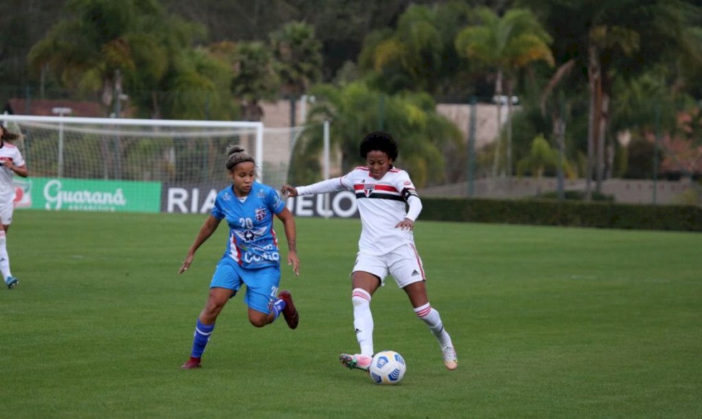 Brasileiro Feminino: com 7 a 1, São Paulo assume vice-liderança