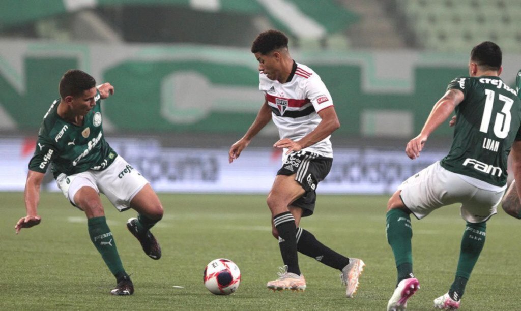 Palmeiras e São Paulo empatam no primeiro jogo da final