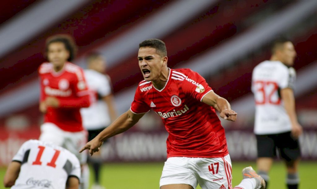 Internacional goleia Olimpia por 6 a 1 na Libertadores