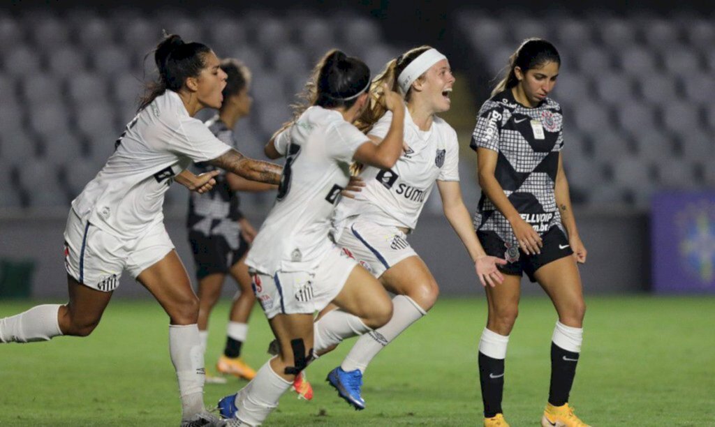 Santos supera Corinthians no Brasileiro de Futebol Feminino