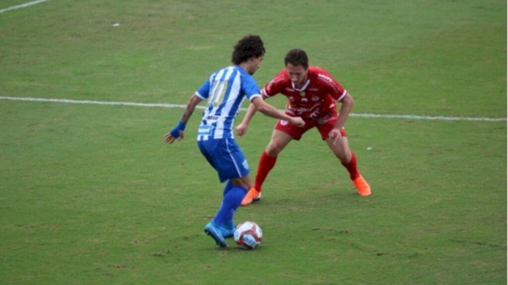 Avaí vence o Hercílio Luz e garante a classificação