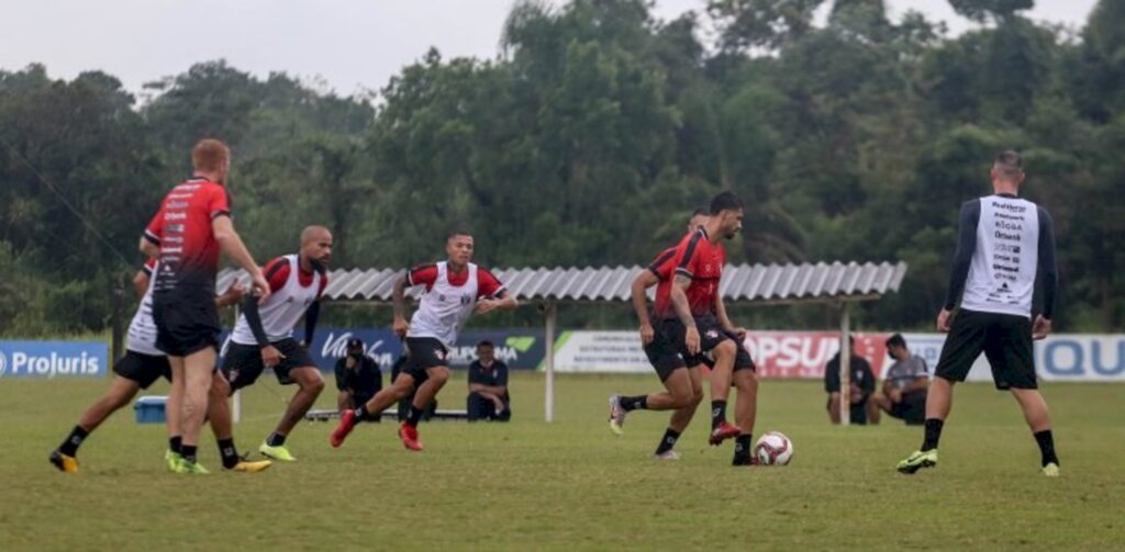 Buscando a classificação, JEC enfrenta o Brusque na Arena