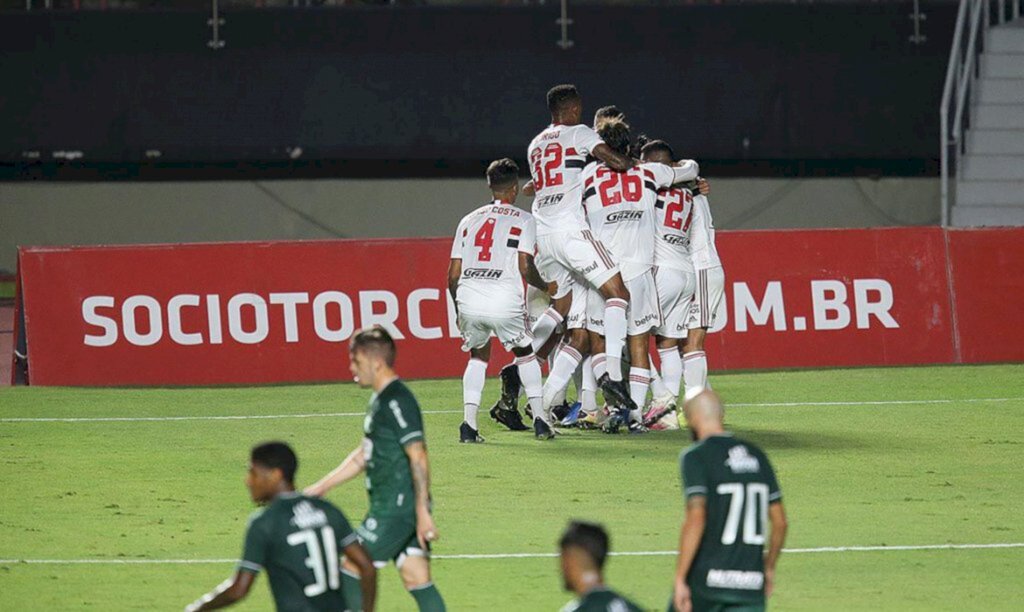 São Paulo bate Guarani e vence a terceira em maratona pelo Paulista