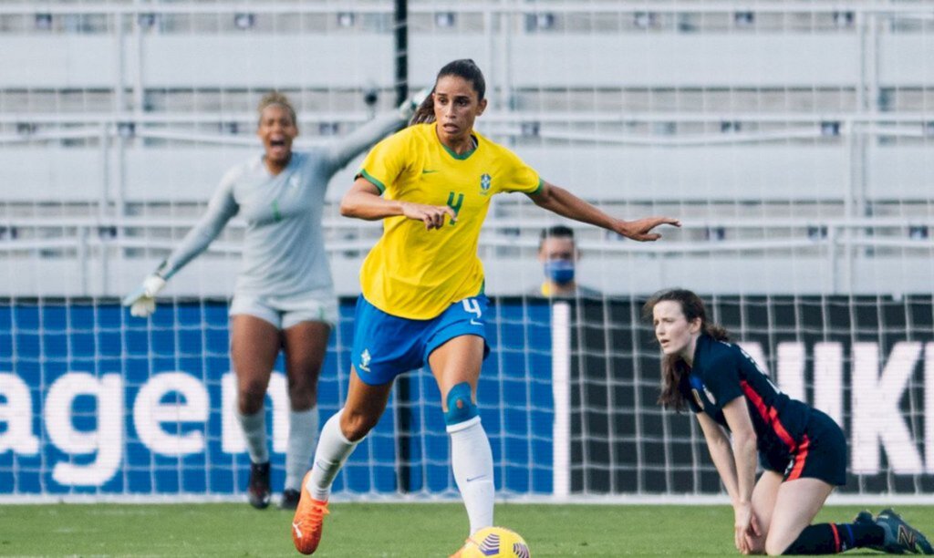 Jogadoras da seleção discordam de antecipação de vacinas a atletas