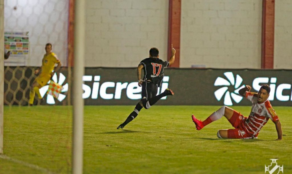 Vasco supera Tombense e avança na Copa do Brasil