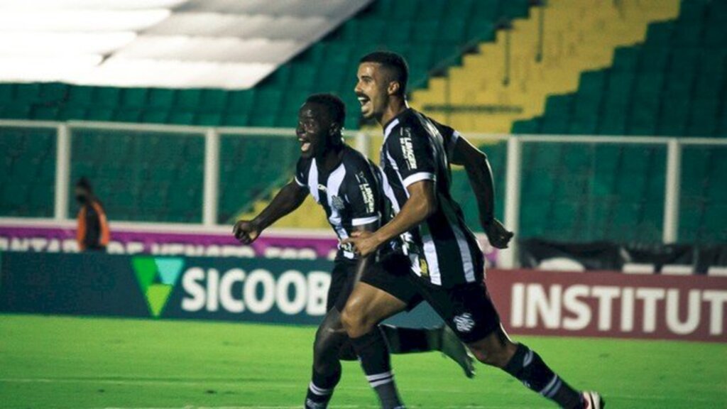 Patrick Floriani/FFC - Blaise comemora seu primeiro gol pelo Figueirense