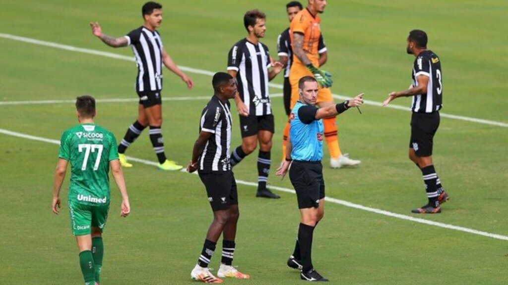 Figueirense perde para Chapecoense